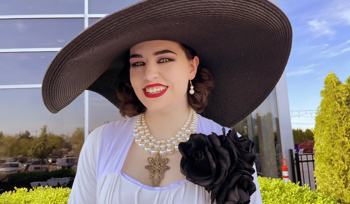 Entertainer in full costume